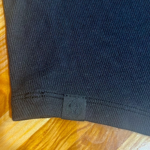 Lululemon black super soft t-shirt - Size M - Picture 4 of 4